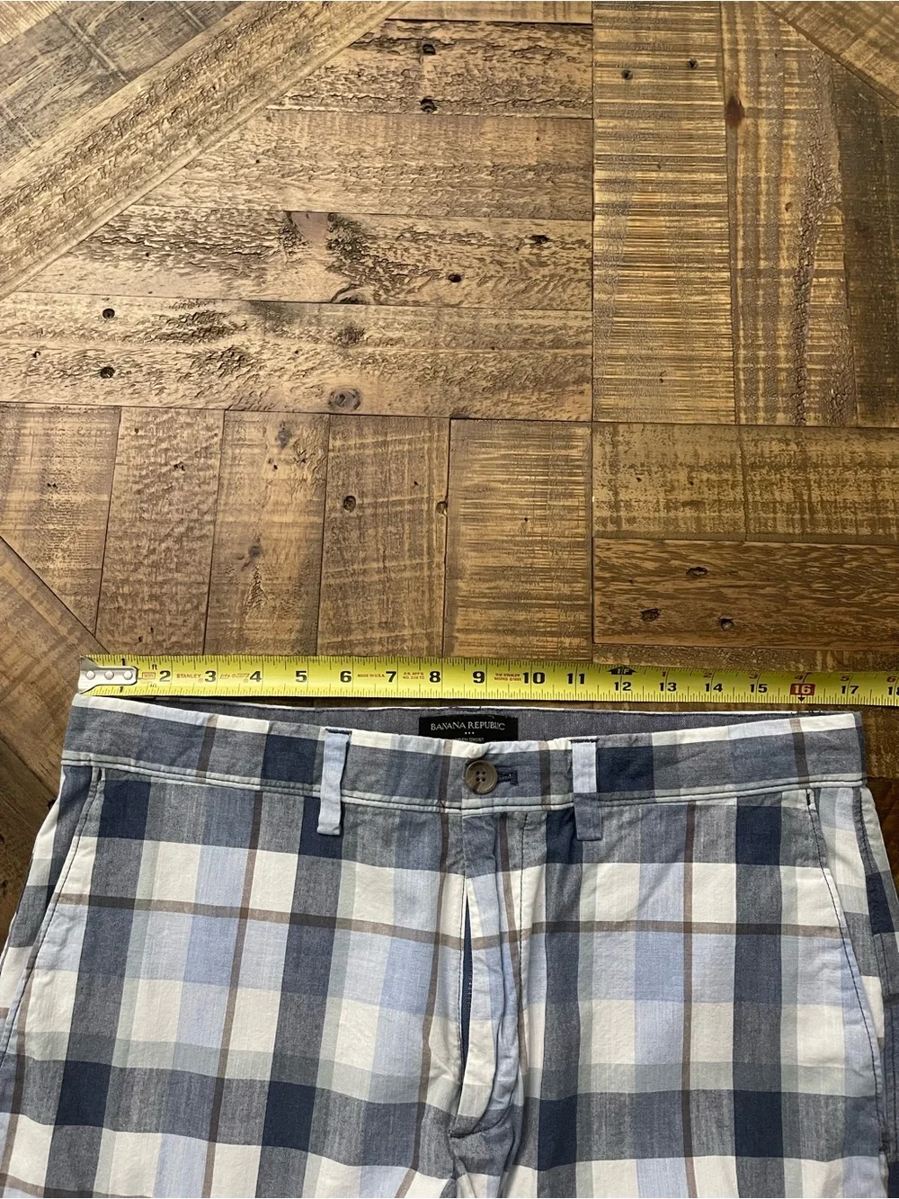 Banana Republic Aiden Shorts Men's Size 34 Blue Plaid Flat Front Chino Casual